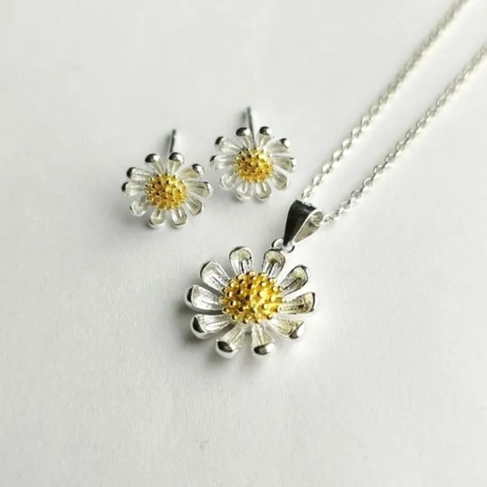 STERLING silver 14k gold overlay center daisy necklace earring set